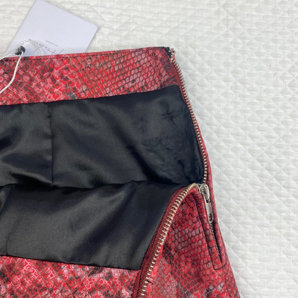 NWT L'ACADEMIE Serpent Reptile Leather Skirt Womens Size Small Lined - Picture 6 of 9